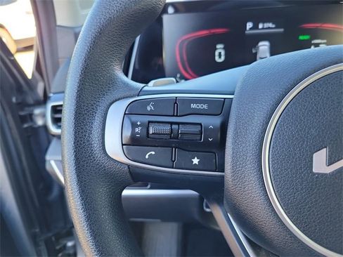 Used 2023 Kia Sportage LX image 17