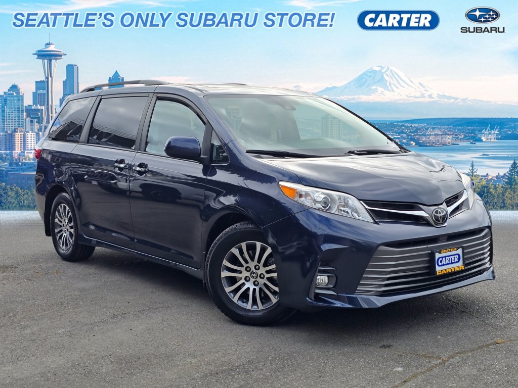 Used 2020 Toyota Sienna XLE w/ XLE Navigation Package FWD image 1