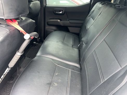 Used 2021 Toyota Tacoma TRD Sport AWD/4WD image 7