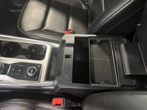 Used 2022 Ford Explorer XLT image 67