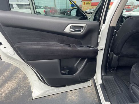Used 2015 Nissan Pathfinder S AWD/4WD image 16