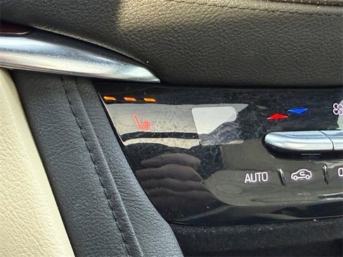 Used 2017 Cadillac XT5 Luxury w/ Driver Awareness Package image 22