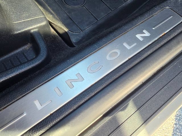 Used 2017 Lincoln MKX Select w/ Select Plus Package AWD/4WD image 12