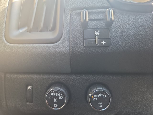 Used 2020 Chevrolet Colorado Z71 AWD/4WD image 26