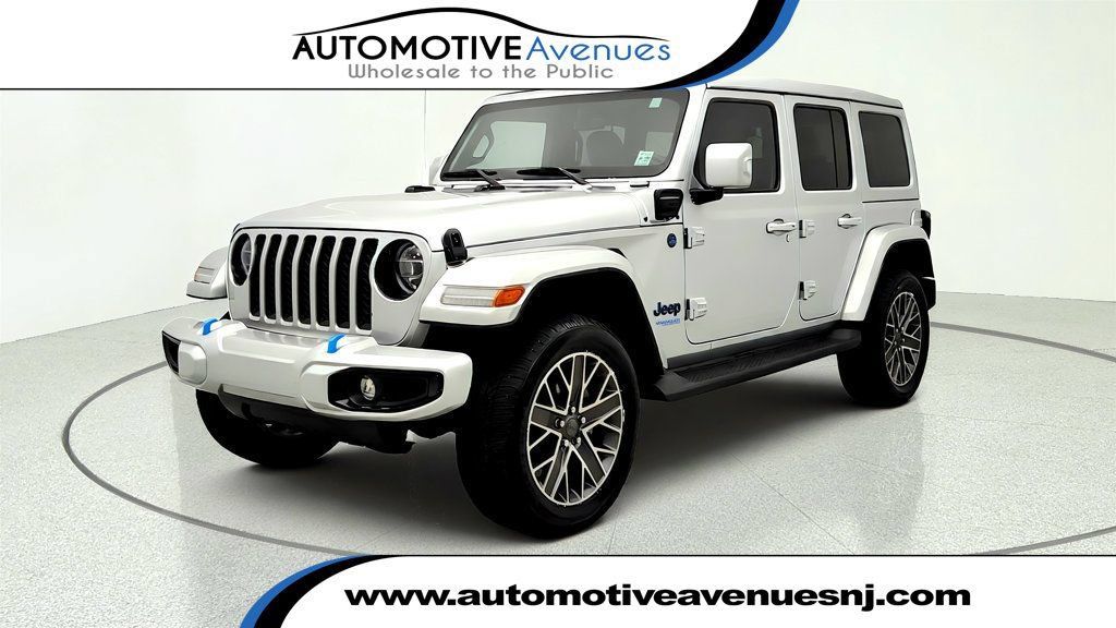 Used 2022 Jeep Wrangler Unlimited Sahara AWD/4WD image 1