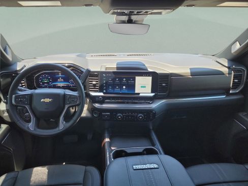 Used 2024 Chevrolet Silverado 2500 High Country w/ High Country Premium Package AWD/4WD image 8