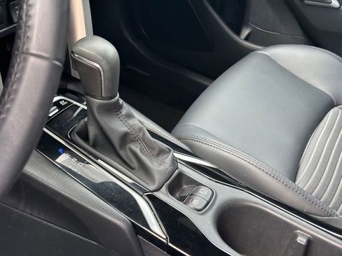 Used 2024 Toyota Corolla Cross XSE w/ Convenience Package image 9