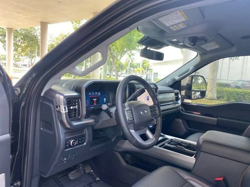 Used 2025 Ford F350 Lariat w/ Lariat Ultimate Package AWD/4WD image 17