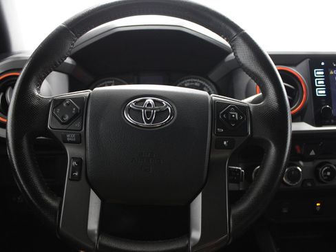 Used 2017 Toyota Tacoma TRD Off-Road w/ Tow Package (A/T) AWD/4WD image 29