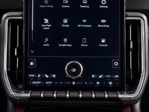 Used 2025 GMC Yukon Denali w/ Sun & Power Step Package AWD/4WD image 32