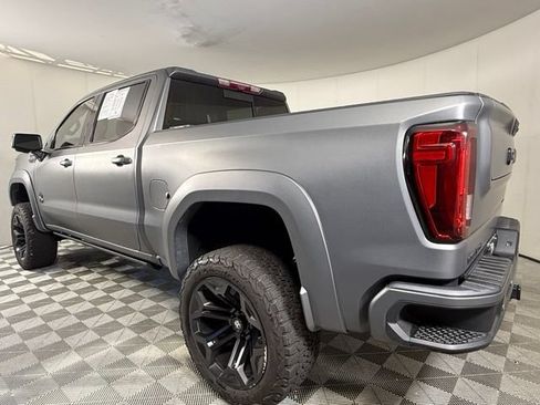 Used 2024 GMC Sierra 1500 AT4 w/ Technology Package AWD/4WD image 4