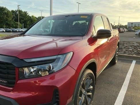 Used 2023 Honda Ridgeline Sport image 10
