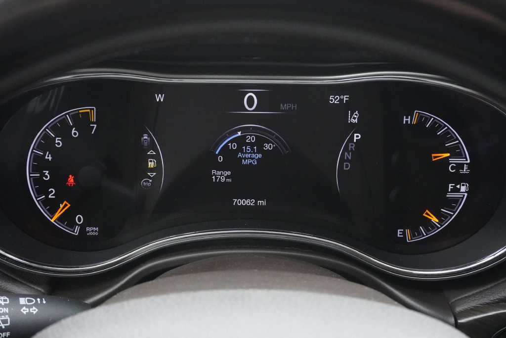 Used 2018 Jeep Grand Cherokee Overland AWD/4WD image 11