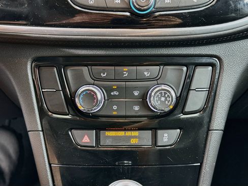 Used 2022 Buick Encore Preferred w/ Safety Package FWD image 23