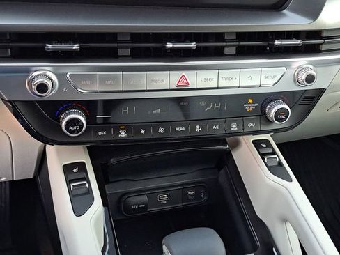 New 2025 Kia Telluride S image 15
