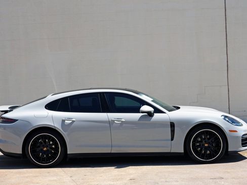 Used 2021 Porsche Panamera image 56