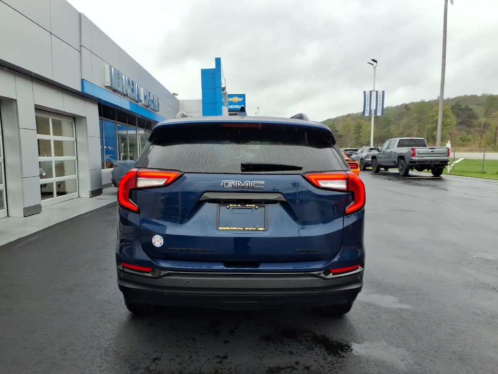 Used 2023 GMC Terrain SLE w/ Driver Convenience Package AWD/4WD image 6