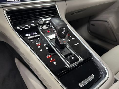 Used 2019 Porsche Panamera 4 AWD/4WD image 34
