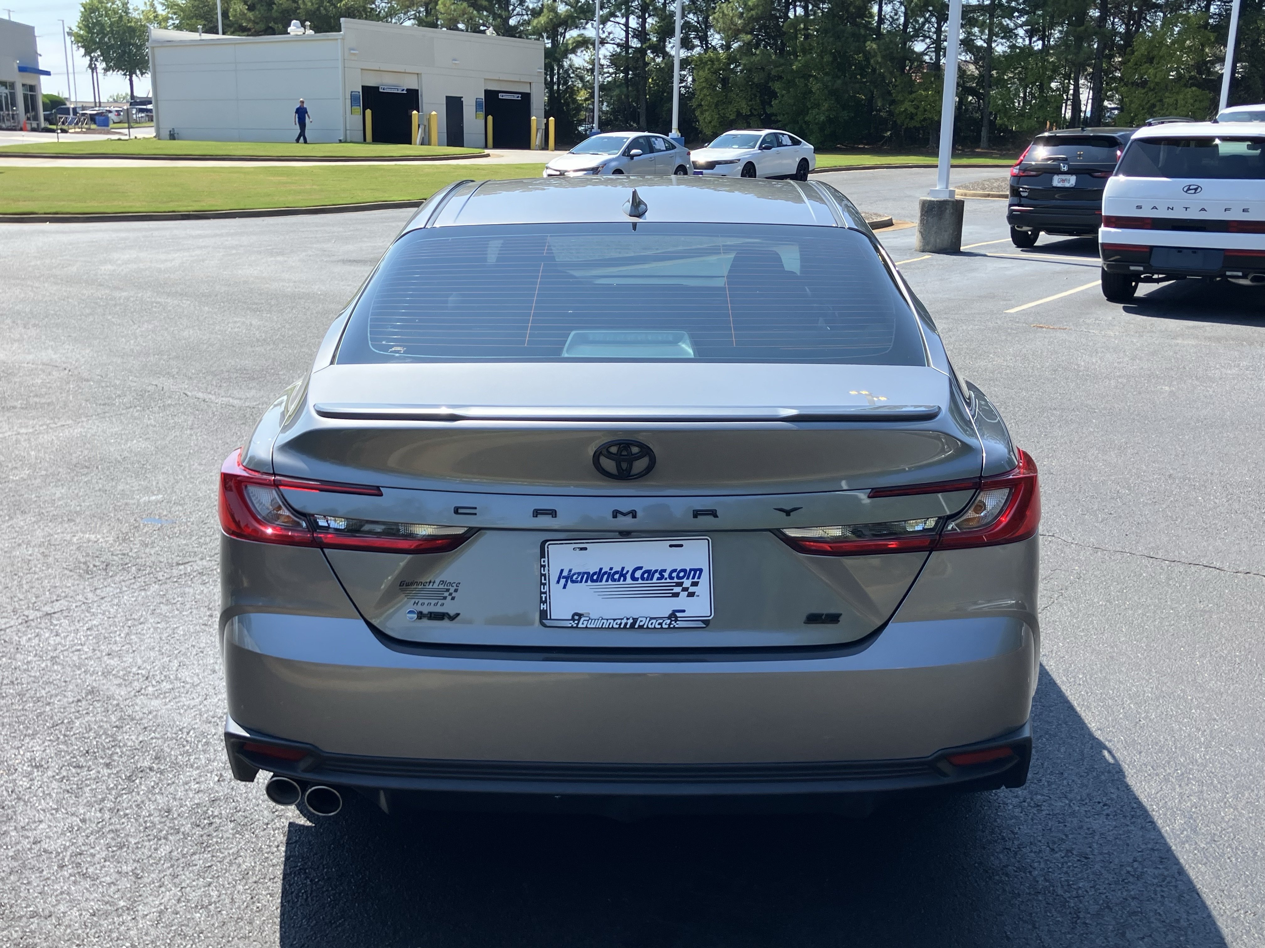 Used 2025 Toyota Camry SE FWD image 9