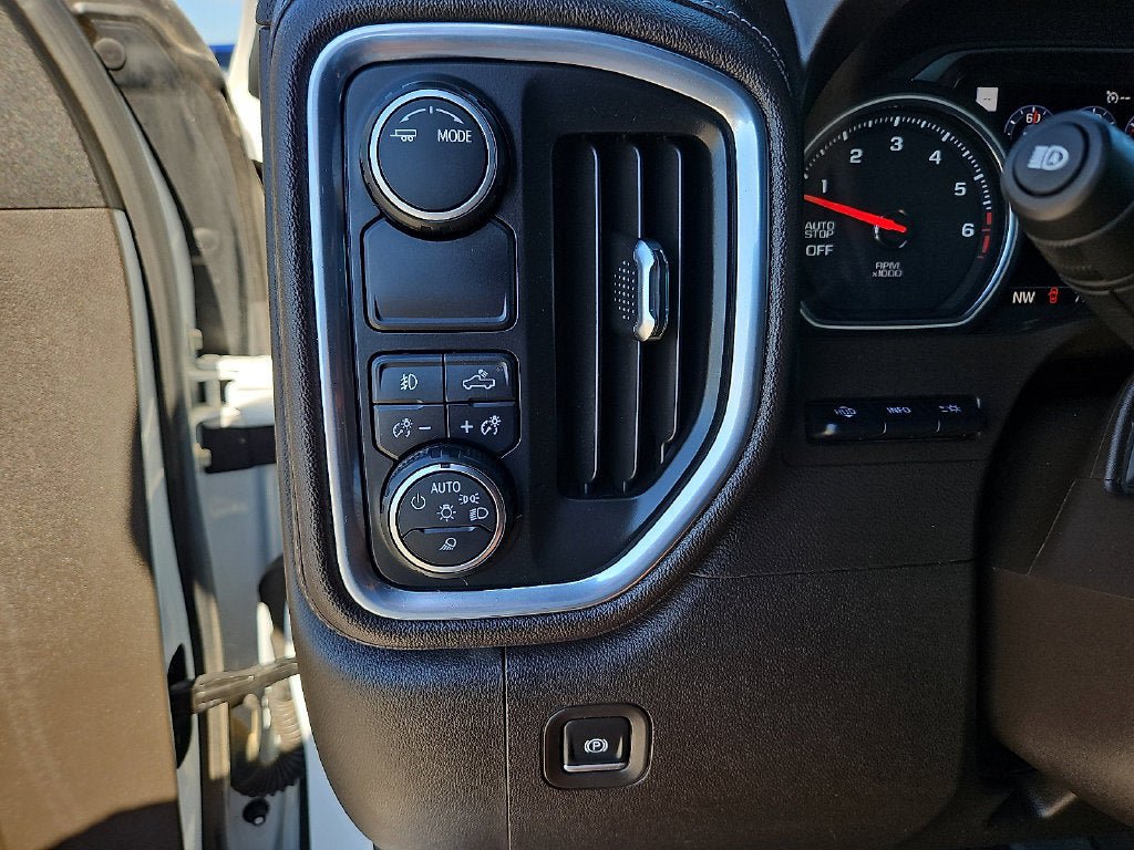 Used 2020 Chevrolet Silverado 1500 LTZ w/ LTZ Texas Edition RWD image 24