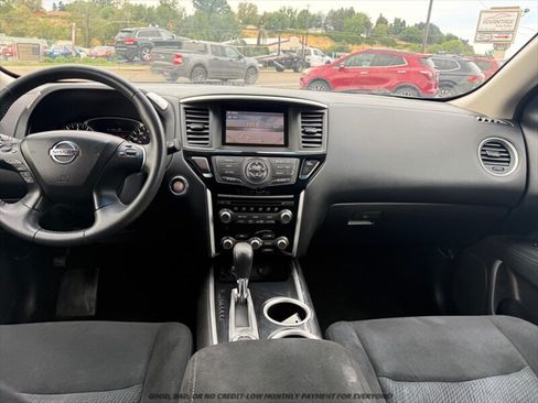 Used 2016 Nissan Pathfinder SV AWD/4WD image 9
