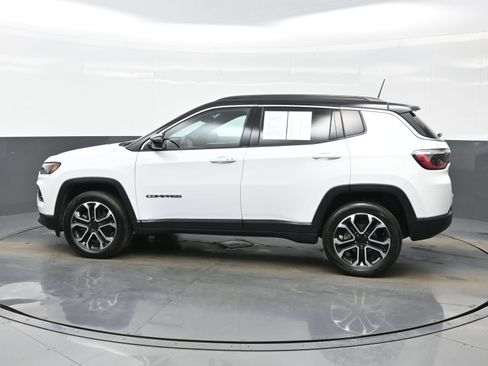 Used 2023 Jeep Compass Limited w/ Sun and Sound Group AWD/4WD image 4