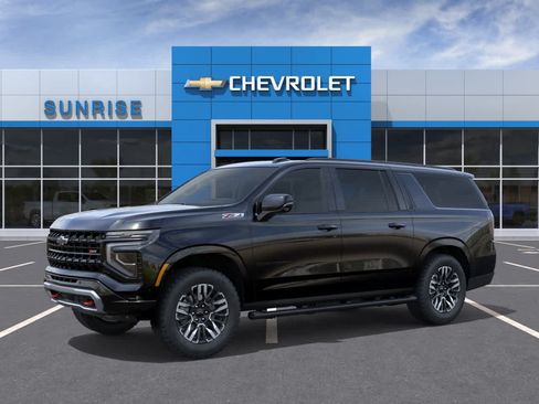 New 2026 Chevrolet Suburban Z71 w/ Z71 Off-Road Package AWD/4WD image 3
