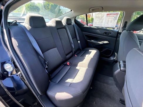 Used 2024 Nissan Altima 2.5 SV FWD image 25