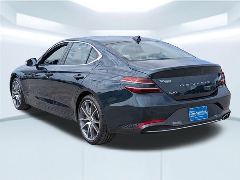 Used 2023 Genesis G70 2.0T RWD image 3