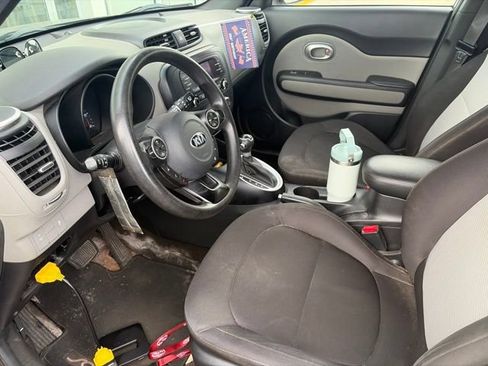 Used 2016 Kia Soul w/ Convenience Package FWD image 9