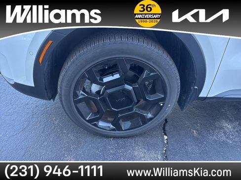 Used 2025 Kia Sorento SX Prestige w/ Olive Brown Leather Package image 25