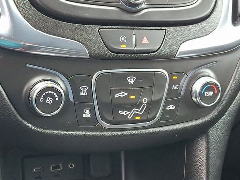 Used 2023 Chevrolet Equinox LT image 18