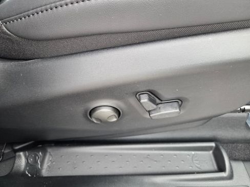 New 2027 Chrysler Pacifica Select w/ Family Tech Group FWD image 15