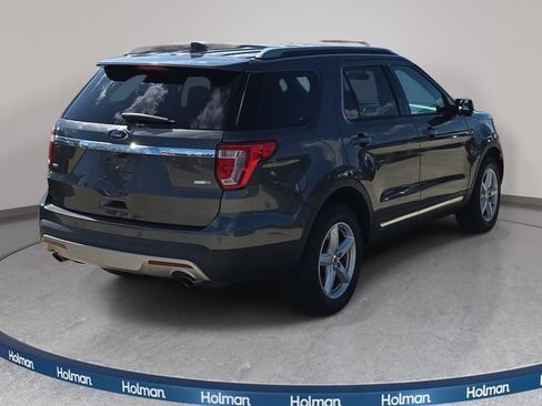 Used 2017 Ford Explorer XLT AWD/4WD image 6