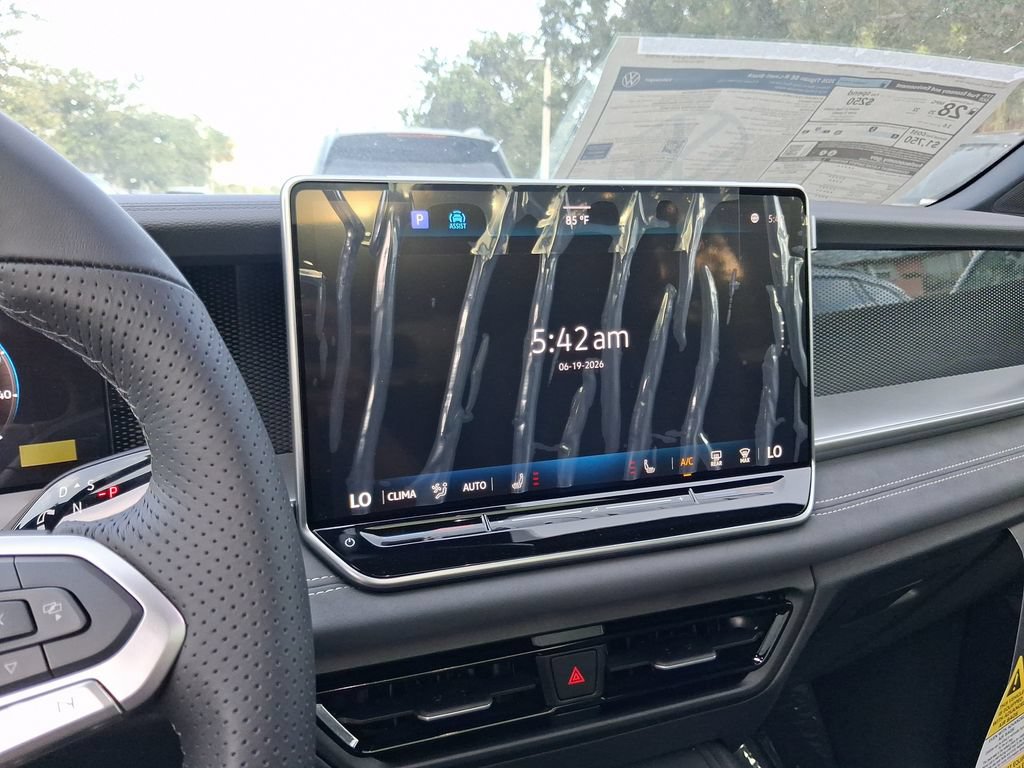New 2026 Volkswagen Tiguan SE R-Line FWD image 9