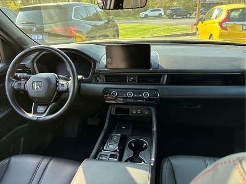 Used 2024 Honda Pilot TrailSport image 25