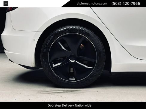 Used 2018 Tesla Model 3 Long Range RWD image 38