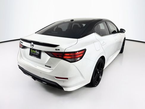 Used 2023 Nissan Sentra SR w/ Midnight Edition Package FWD image 9