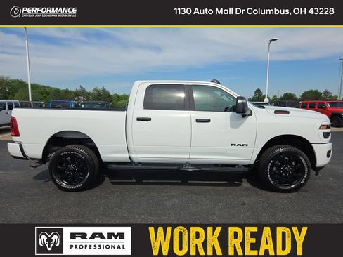 New 2026 RAM 2500 Big Horn AWD/4WD image 9