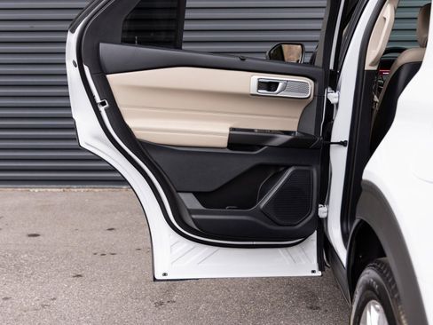 Used 2020 Ford Explorer Limited w/ Hybrid Equipment Group 310A image 24