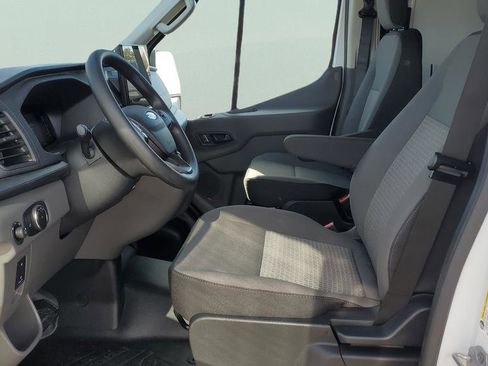 New 2026 Ford Transit 250 148 Medium Roof RWD image 24