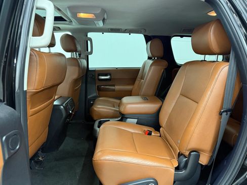 Used 2014 Toyota Sequoia Platinum AWD/4WD image 19
