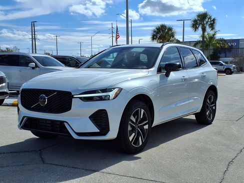 New 2026 Volvo XC60 T8 Core w/ Protection Package Premier image 3