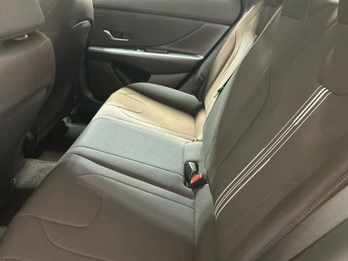 Used 2023 Hyundai Elantra SEL w/ Convenience Package FWD image 5