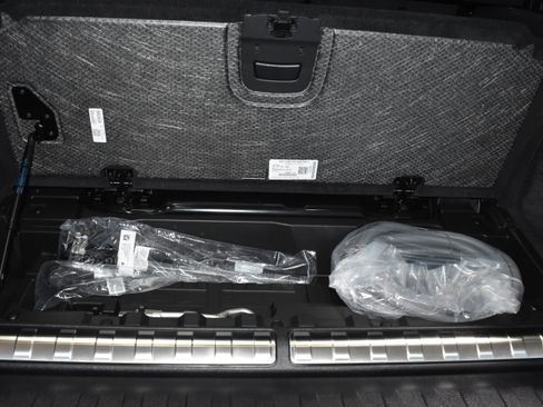 New 2026 BMW X5 xDrive50e w/ Executive Package image 30