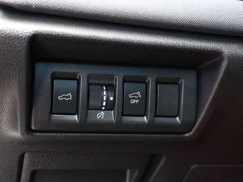 Used 2024 Subaru Outback Premium AWD/4WD image 25