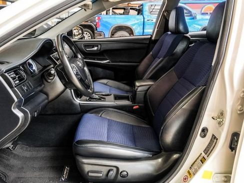 Used 2016 Toyota Camry SE FWD image 6