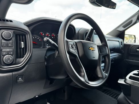 Used 2023 Chevrolet Silverado 1500 Custom image 21