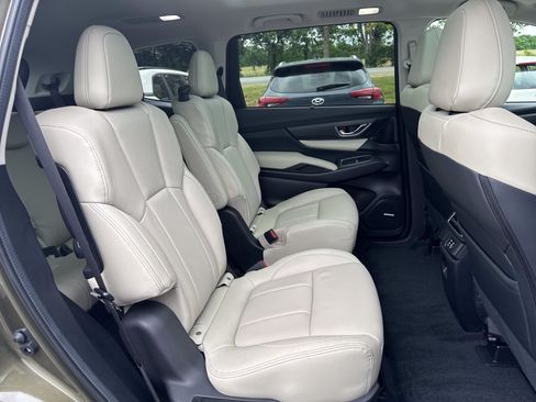 Used 2025 Subaru Ascent Limited AWD/4WD image 18