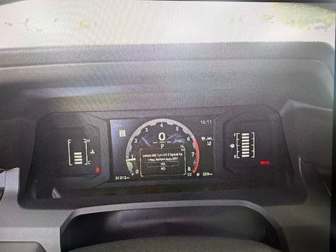 Used 2025 Toyota 4Runner SR5 AWD/4WD image 9